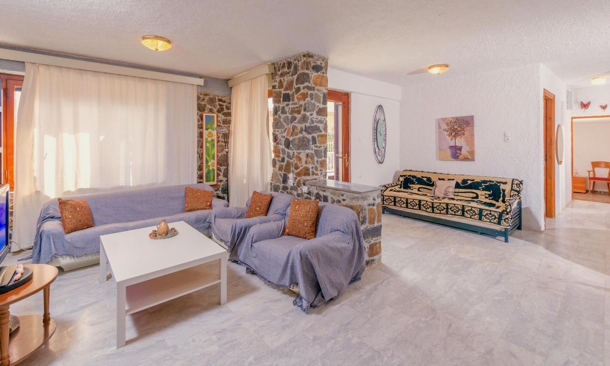 Vathianos Kampos House | The Kokkini Beach Retreat