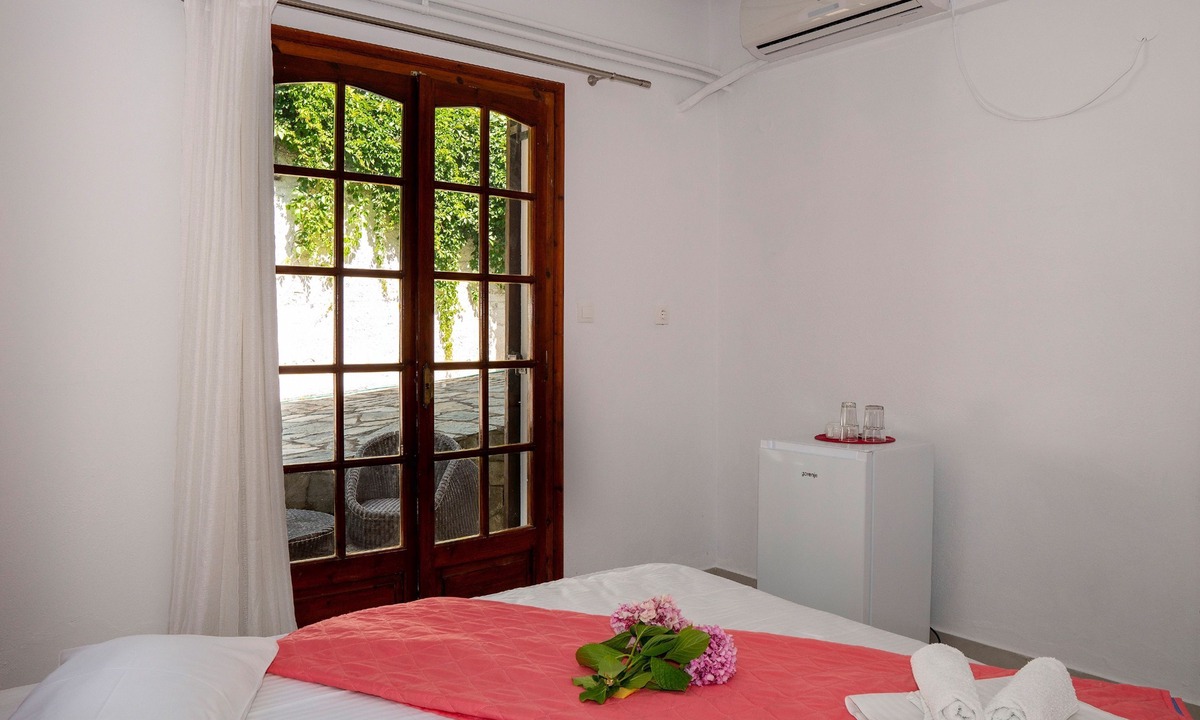 Agios Dimitrios Apartment | Paradeisos Double Room 6
