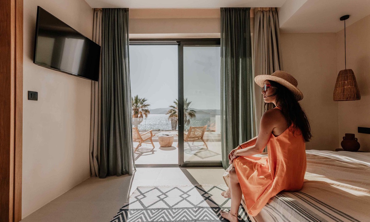 Agia Anna House | Ostrako Beachside Suites