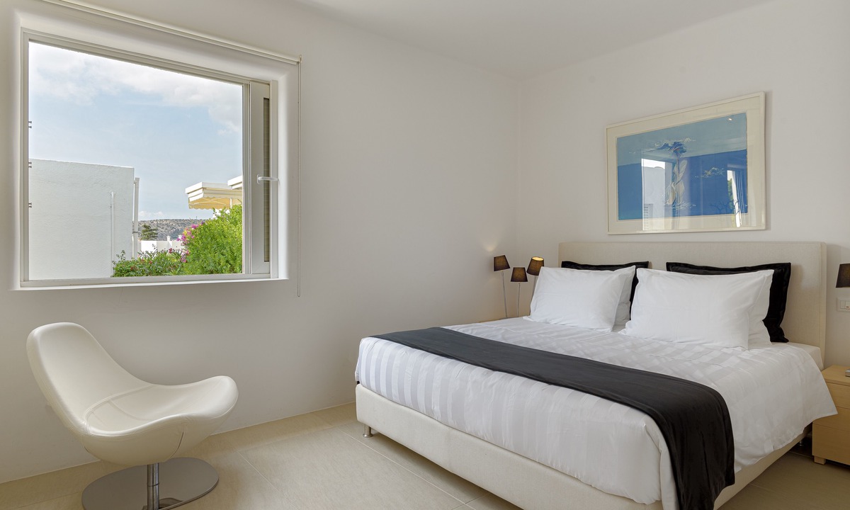 Kropia Villa | Luxurious Beachfront Villa Maira