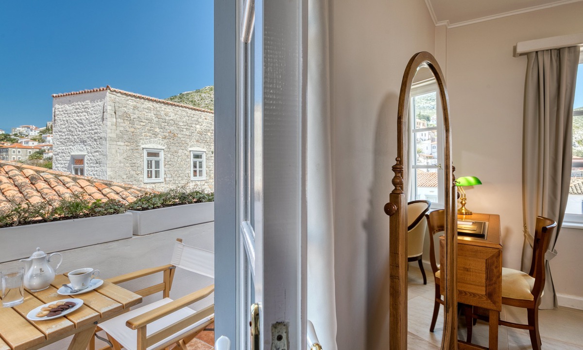 idhra Hotel | Leto Hotel