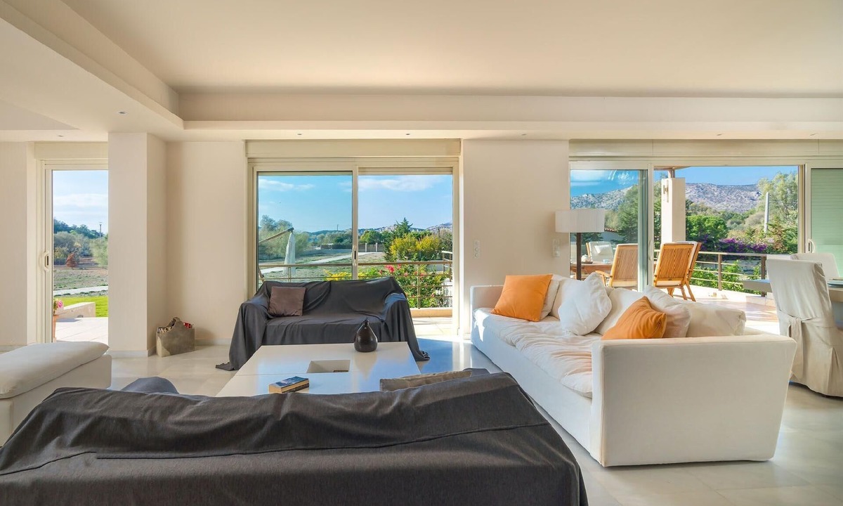 Lavreotiki House | Holiday villa inside a private and secure property