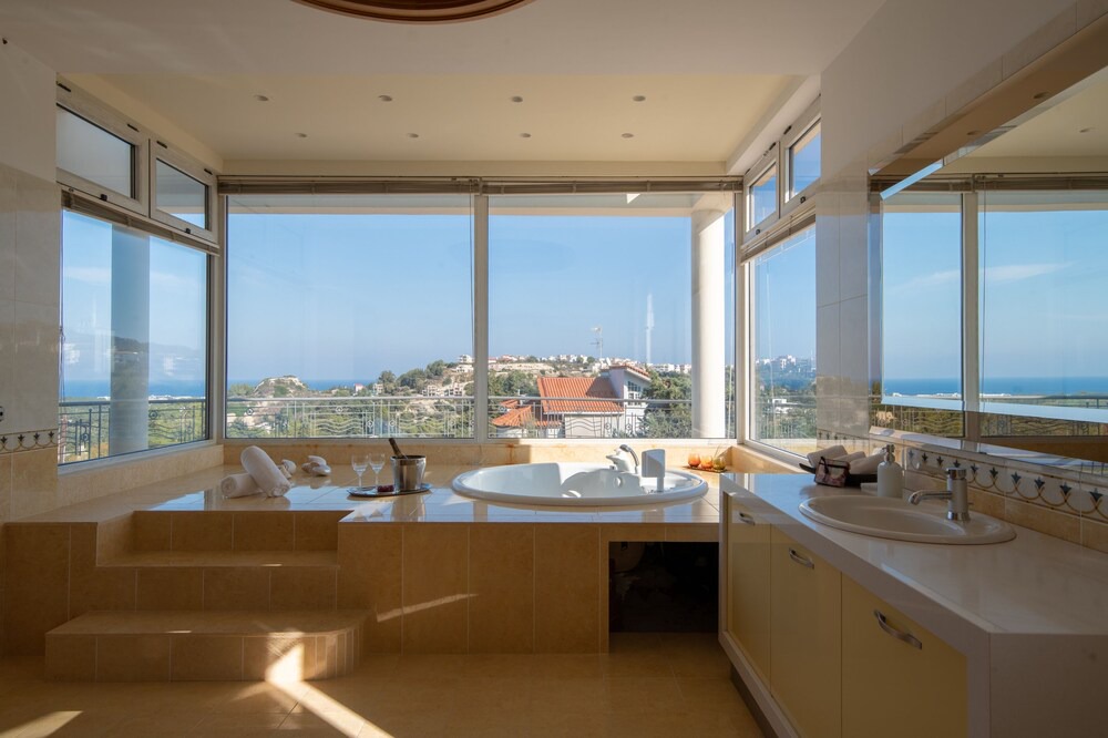 Asgourou Villa | Amaltheia Villa