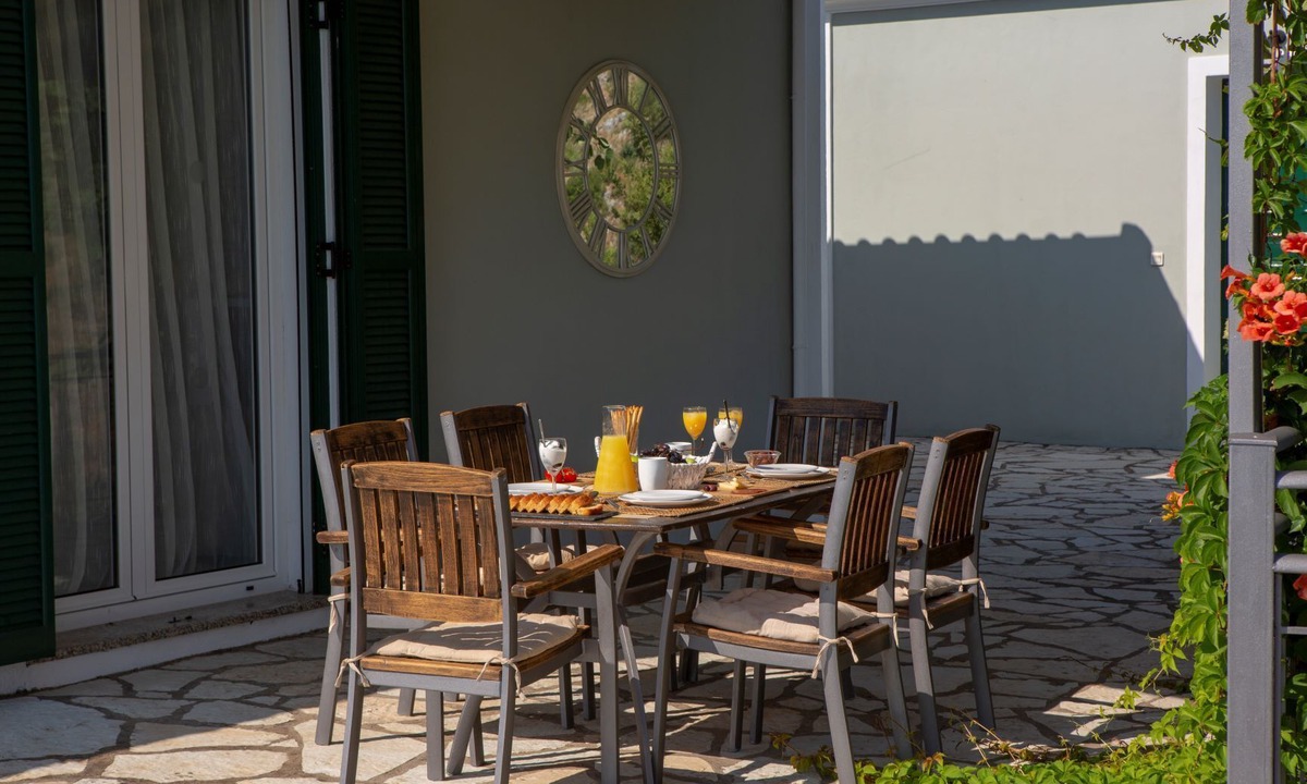 Evgiros Villa | Luxury Villa With Stunning Views in Lefkada