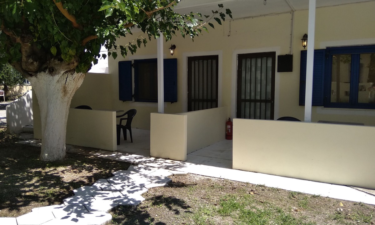 Agios Andreas House | Sarantakis Apartments