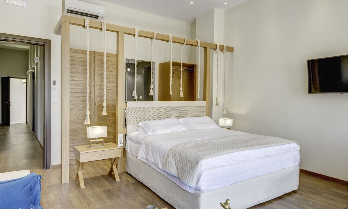 Ermoupoli Hotel | 1844 Suites Syros