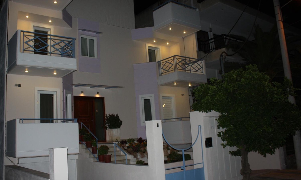 Elliniko-Argyroupoli House | Veggie Garden Athens B&B