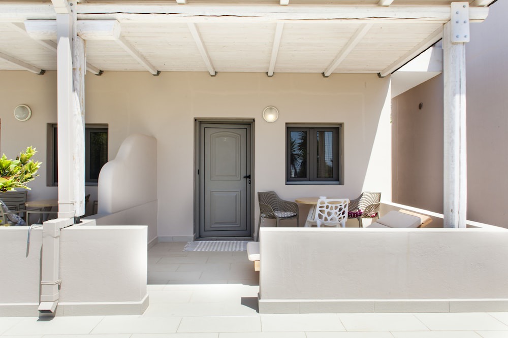 Diskos House | Mythos Suites Diskos