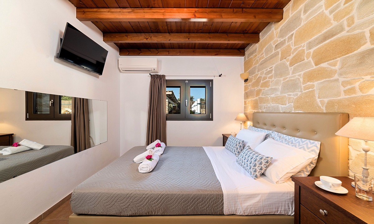 Pervolakia Villa | Cretan Kera Villa Heated Pool