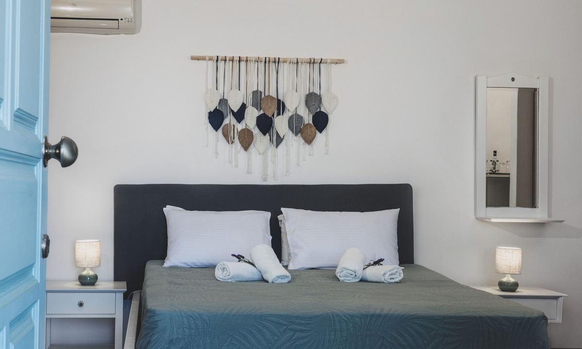Menites Hotel | Perla Pool Hotel Andros