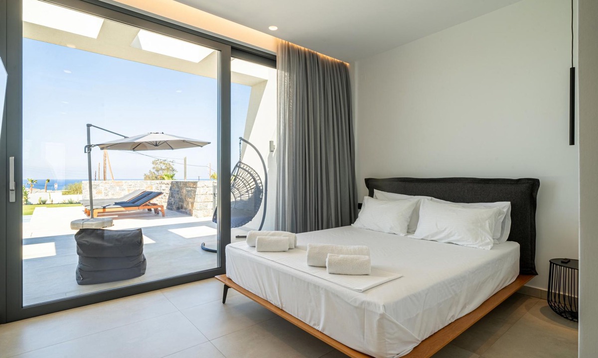 Anissaras Villa | Aethra Grand- Luxury 5-bed Villa 850m From Beach