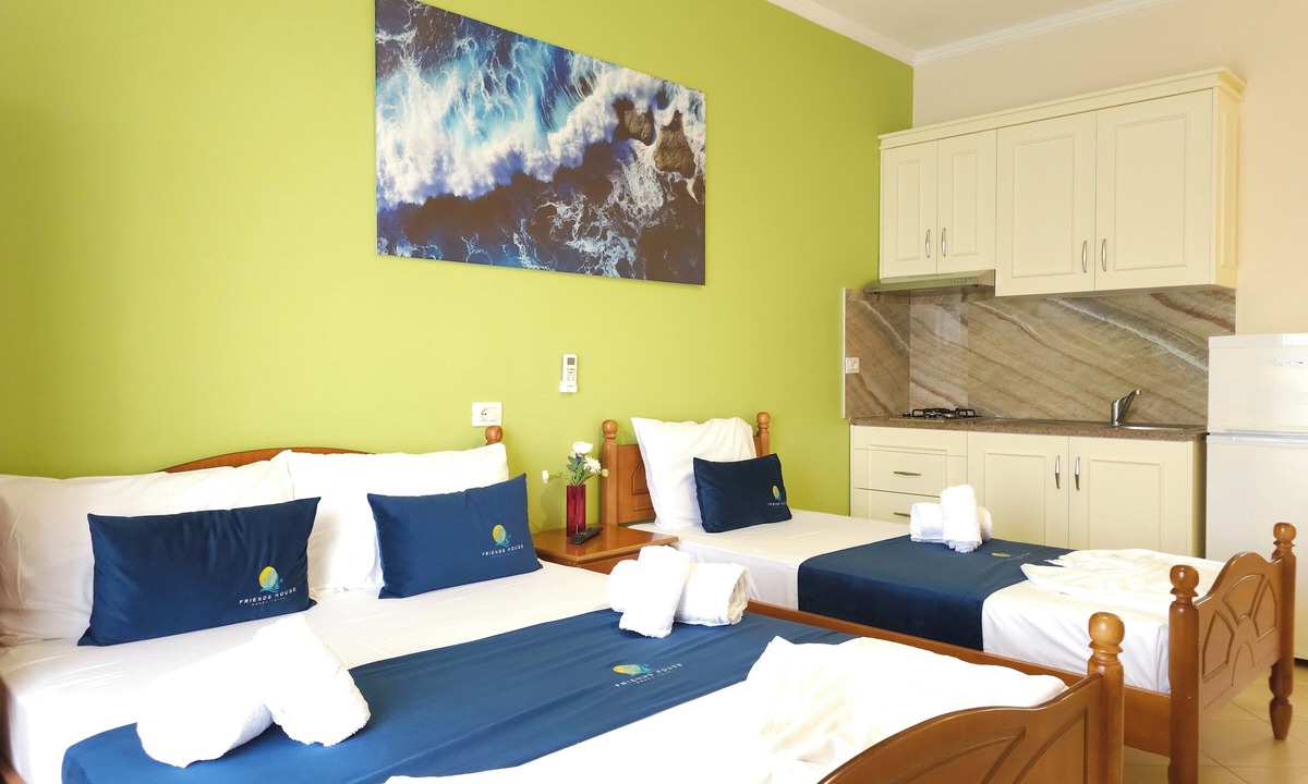 Borsh Hotel | Friends House - Borsh Hotel