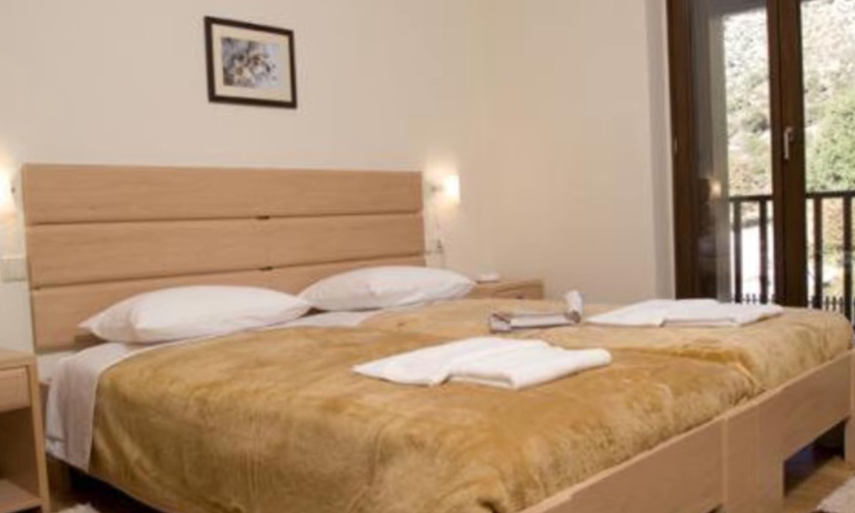 Omalos Villa | Your Gorge-Side Getaway Modern Villas, Natural Beauty