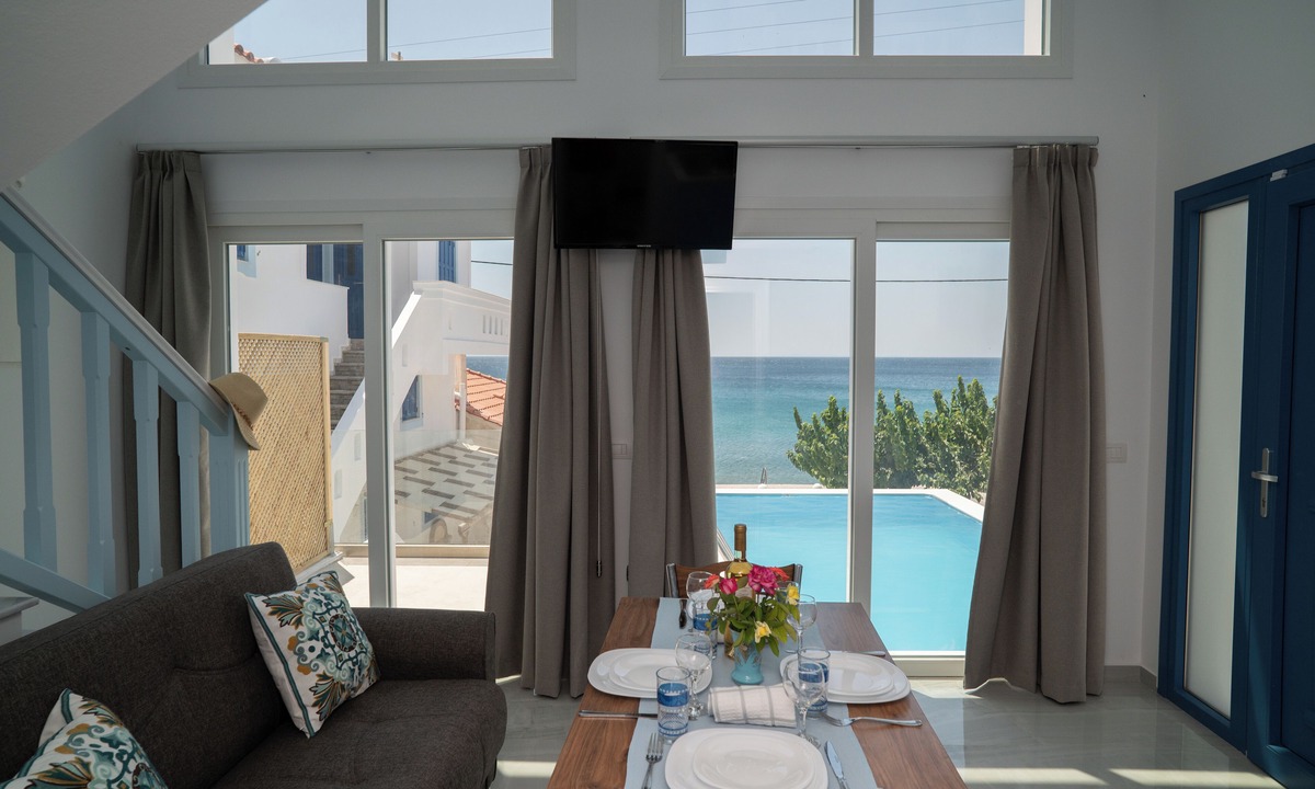 Ormos Koumeikon Hotel | Kontemare Seascape