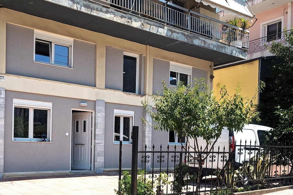 Kamena Vourla Apartment | Achilleas Rentals No1