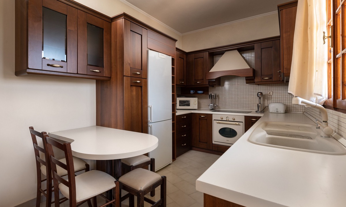 Theologos Apartment | Apartment 'Green Sunshine' with Balcony, Wi-Fi and Air Conditioning