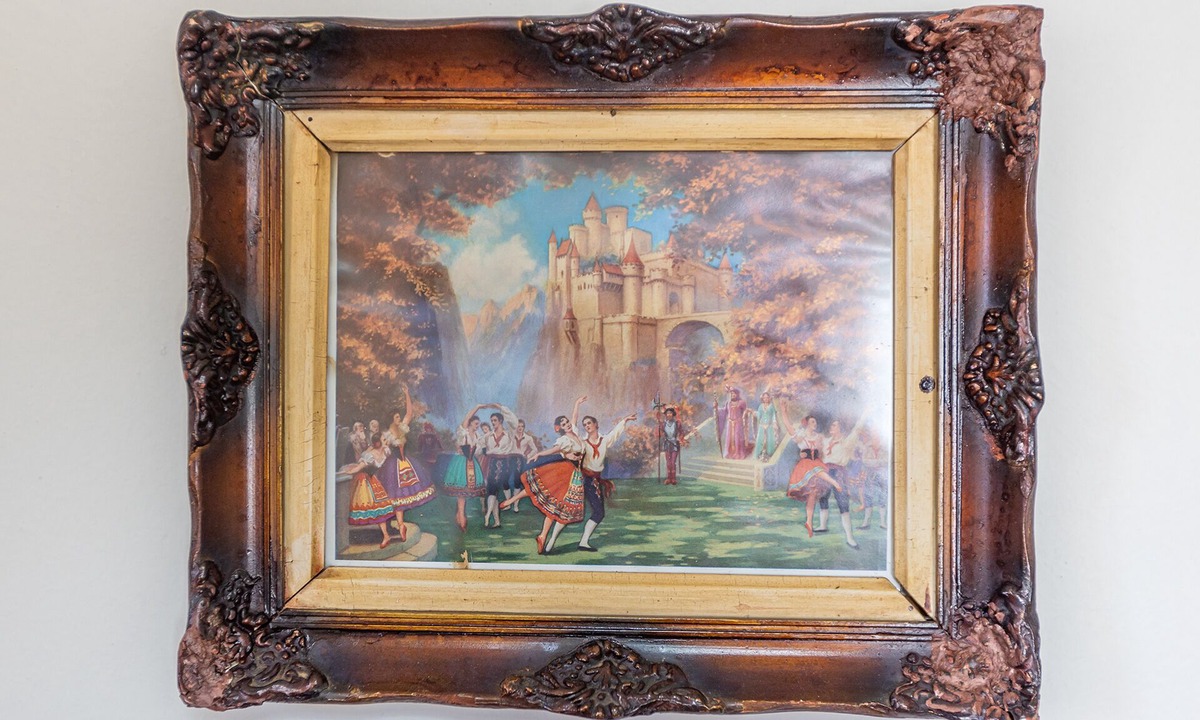 Tripoli Apartment | Era of Elegance: 1928 Classic Dwelling