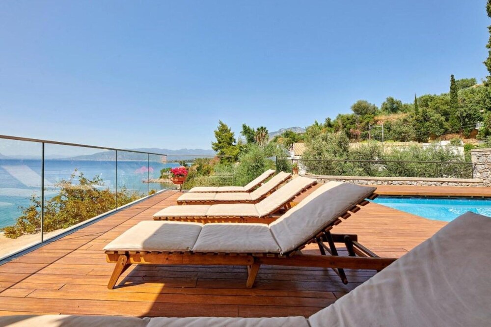 Kitries Villa | ISholidays OnlyAdults CapeKitries2RoomsSplitlevel