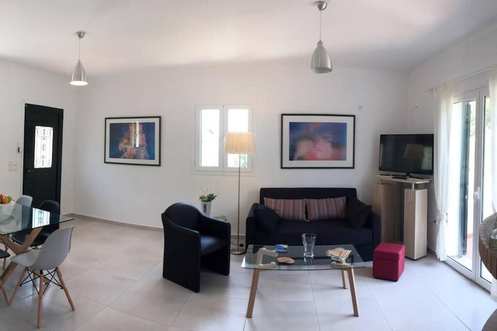 Dhrakata Villa | Villa Verde in Divarata