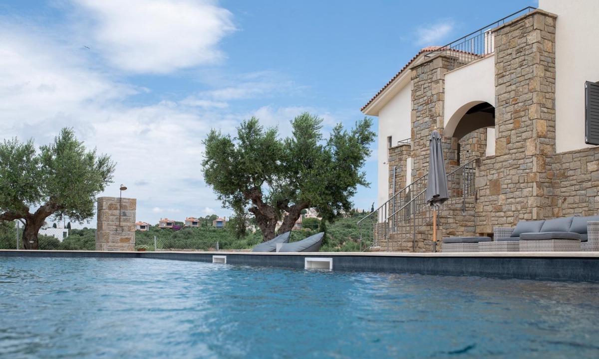 Pylos-Nestoras Villa | Villa Schiza by Modone Villas in Peloponnese