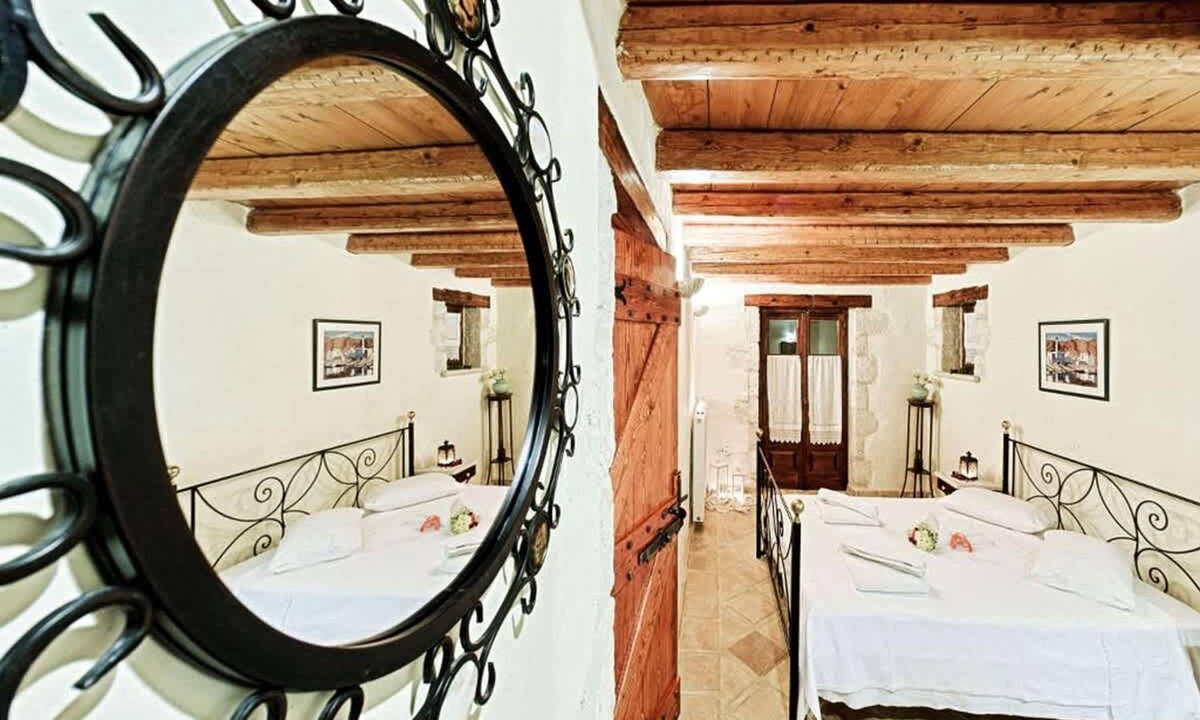 Skinaria Apartment | Villa Poseidon - Superior Suite In Zante w Pool