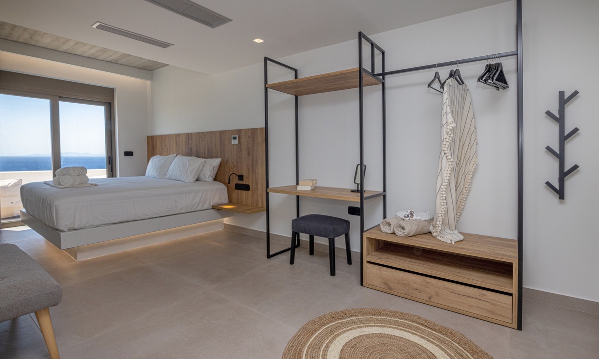 Agios Fokas Apartment | 2 BDR Sea View Suite with Outdoor Jet Tub | Aura Gres