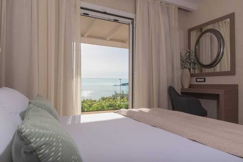 Alonia Villa | A luxury seaside villa with sweeping ocean views for a blissful holiday.