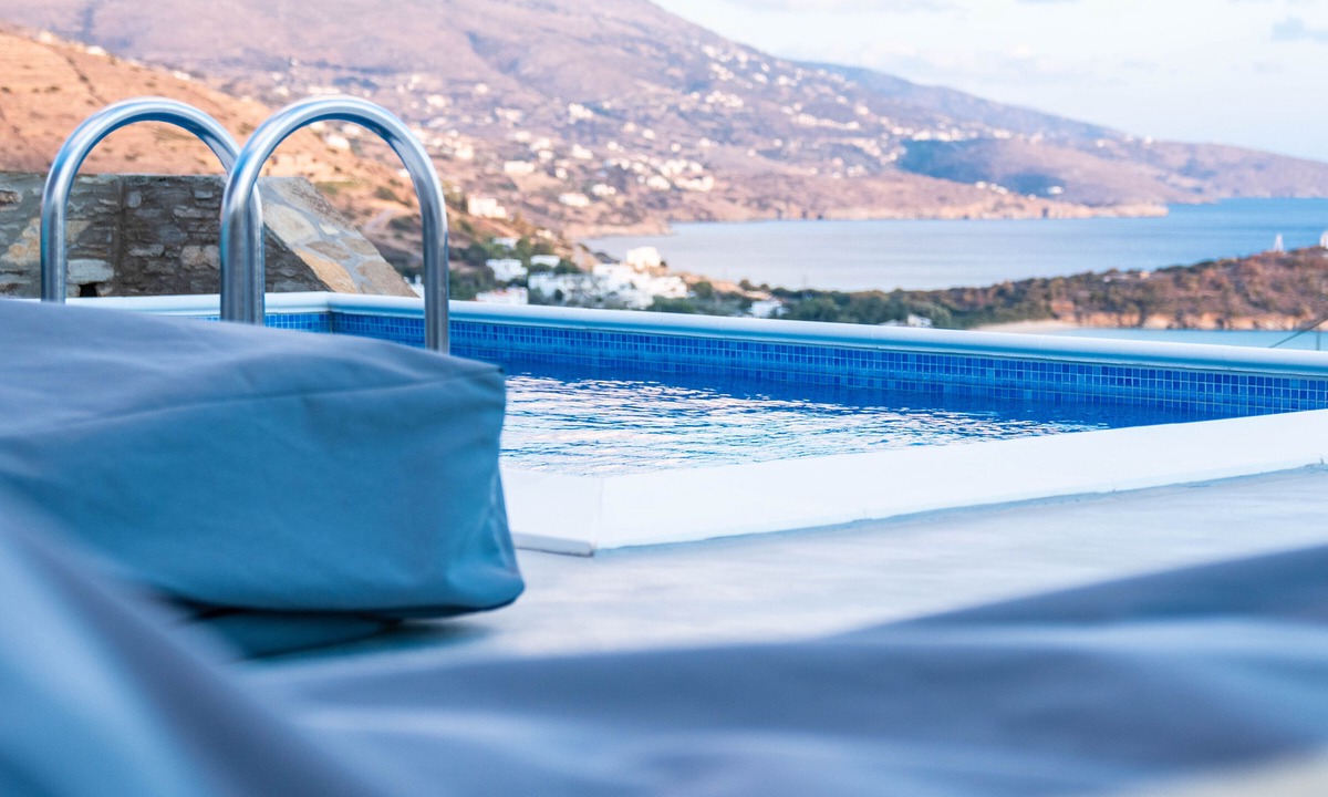 Gavrio Villa | Antigoni Villas