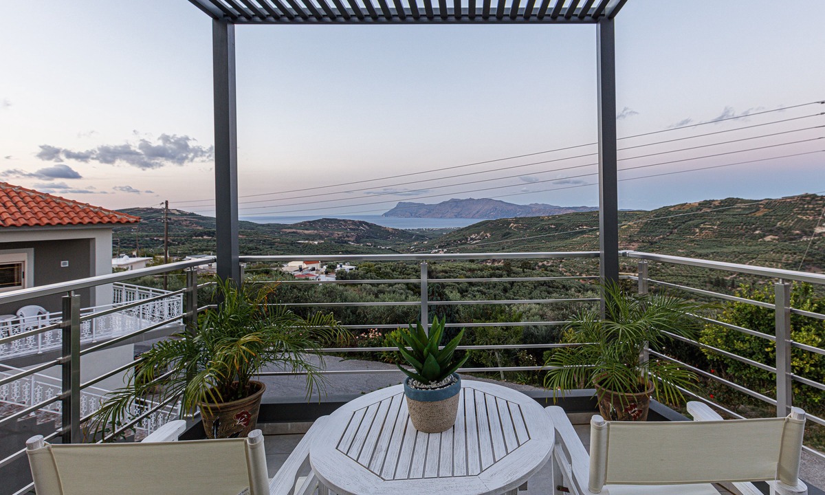 Koukounara Villa | Villa Chryssi nLocated on picturesque hills ,only 5 miles from Kissamos center