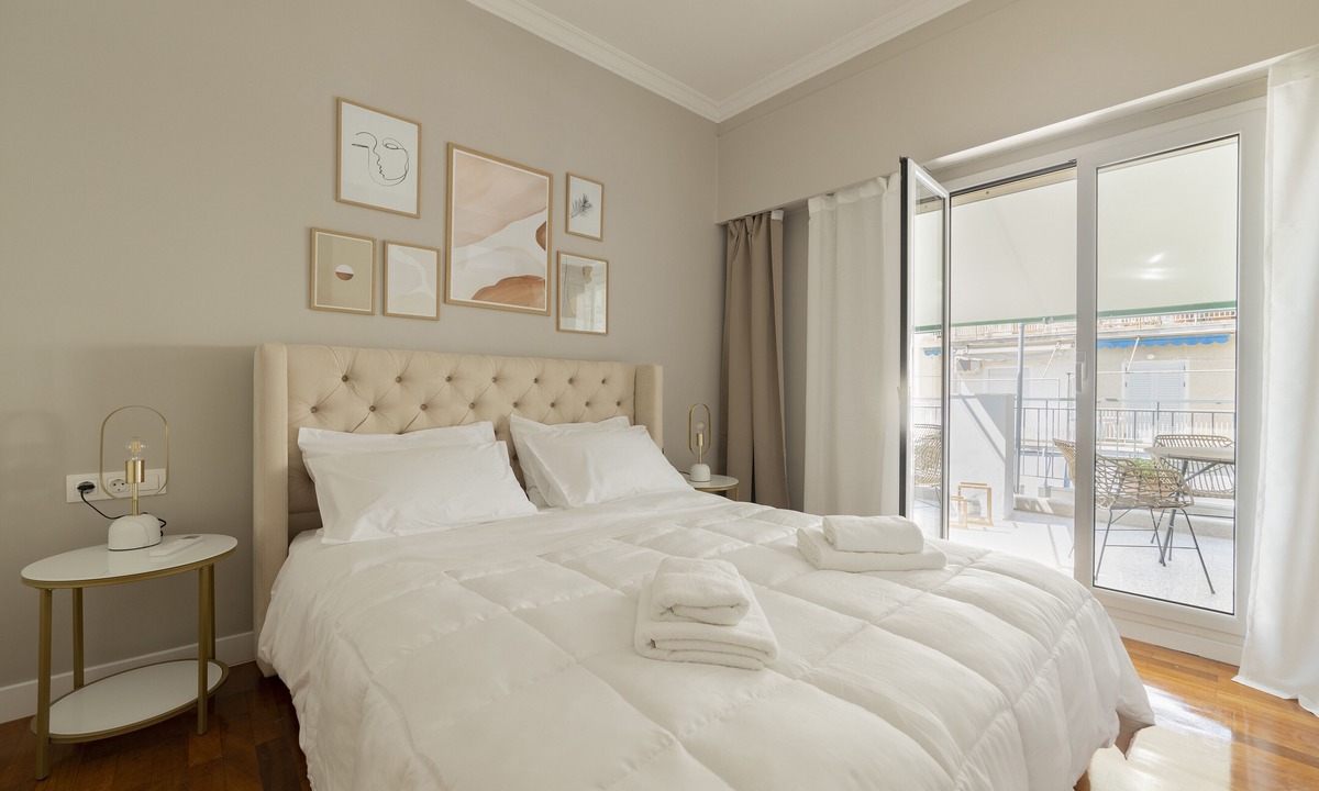 Kypseli Apartment | DECEMBER DISCOUNTS:2 mins walk from trendy pedestrian str