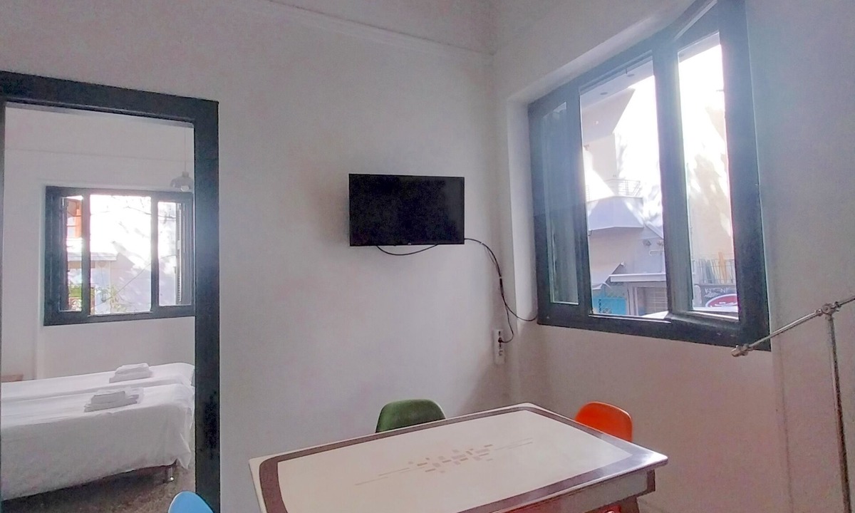 Psirri Apartment | Central 2-Bedroom Apartment with Rooftop Access! EP9G