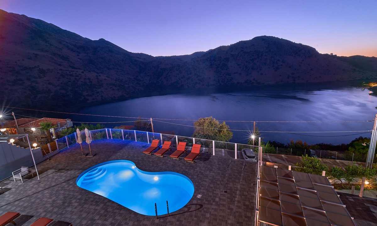 Kavallos Villa | Lake View Suites