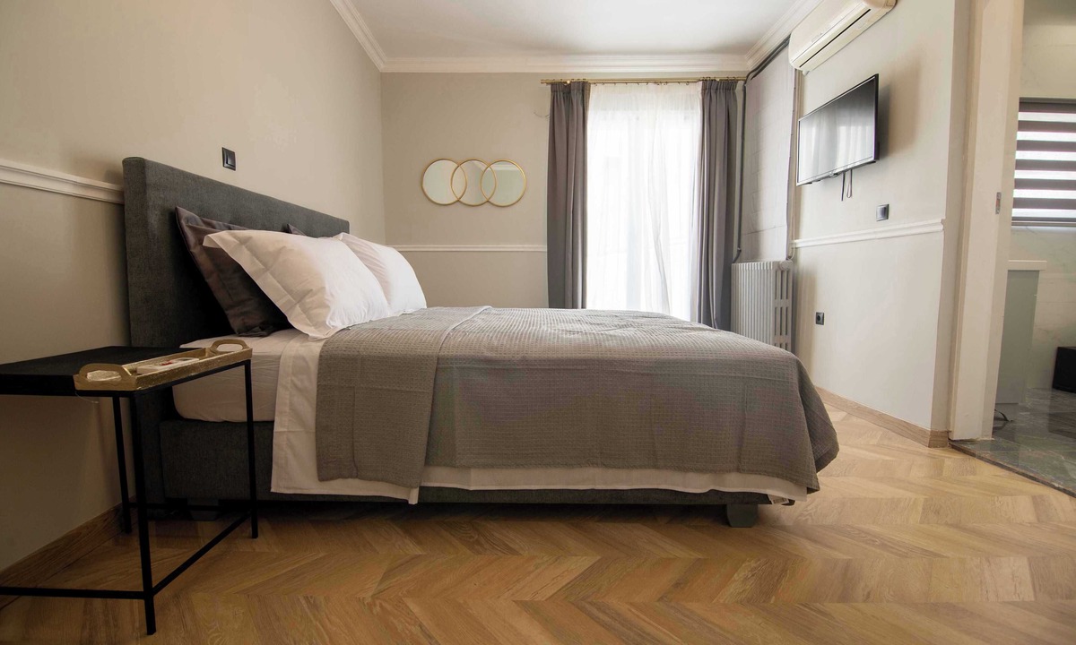 Plaka Apartment | Aerides LUX Spacious 5-bedroom apartment in Plaka, Athens