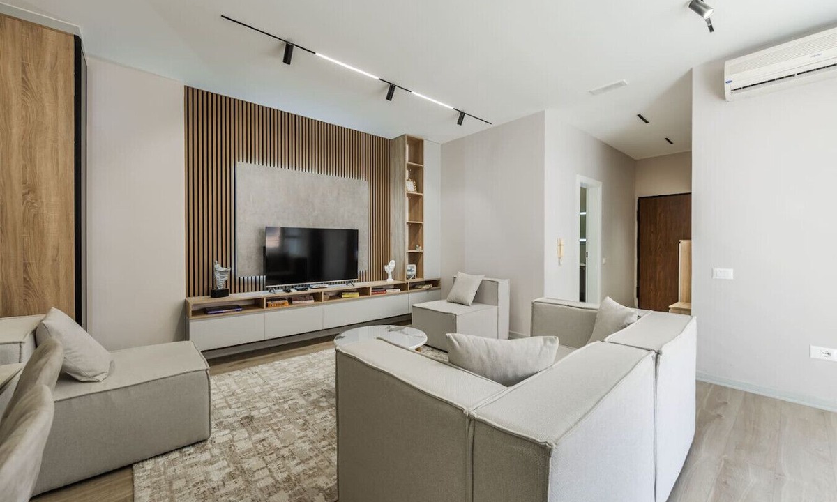 Durres Apartment | Sunny Beach Luxurious Apartment by PikHost