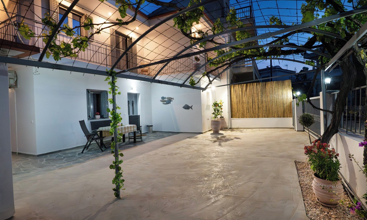 Poros Apartment | Luxury Villa Yvonni is a cosy, modern new built villa with 2 separate apartments