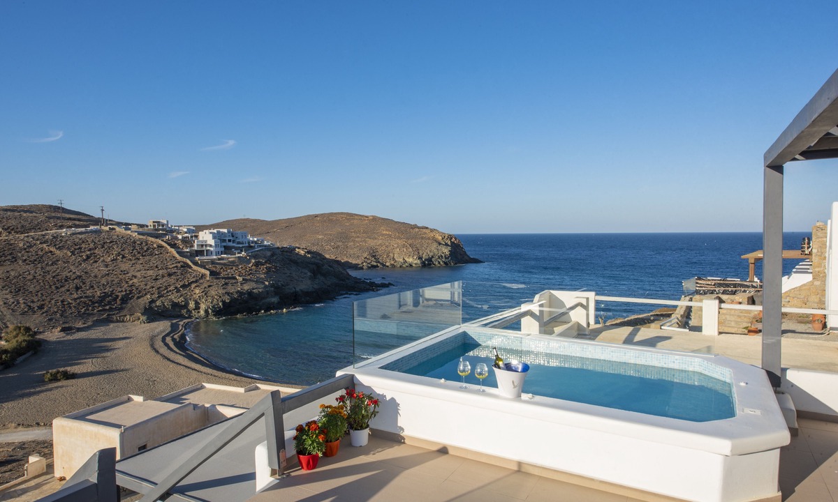 Xilokeratidi Villa | Myrsini's Luxury Suites