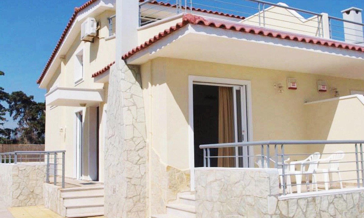 Velon Apartment | Homerez - Charming Apartment in Kiato + Sea View