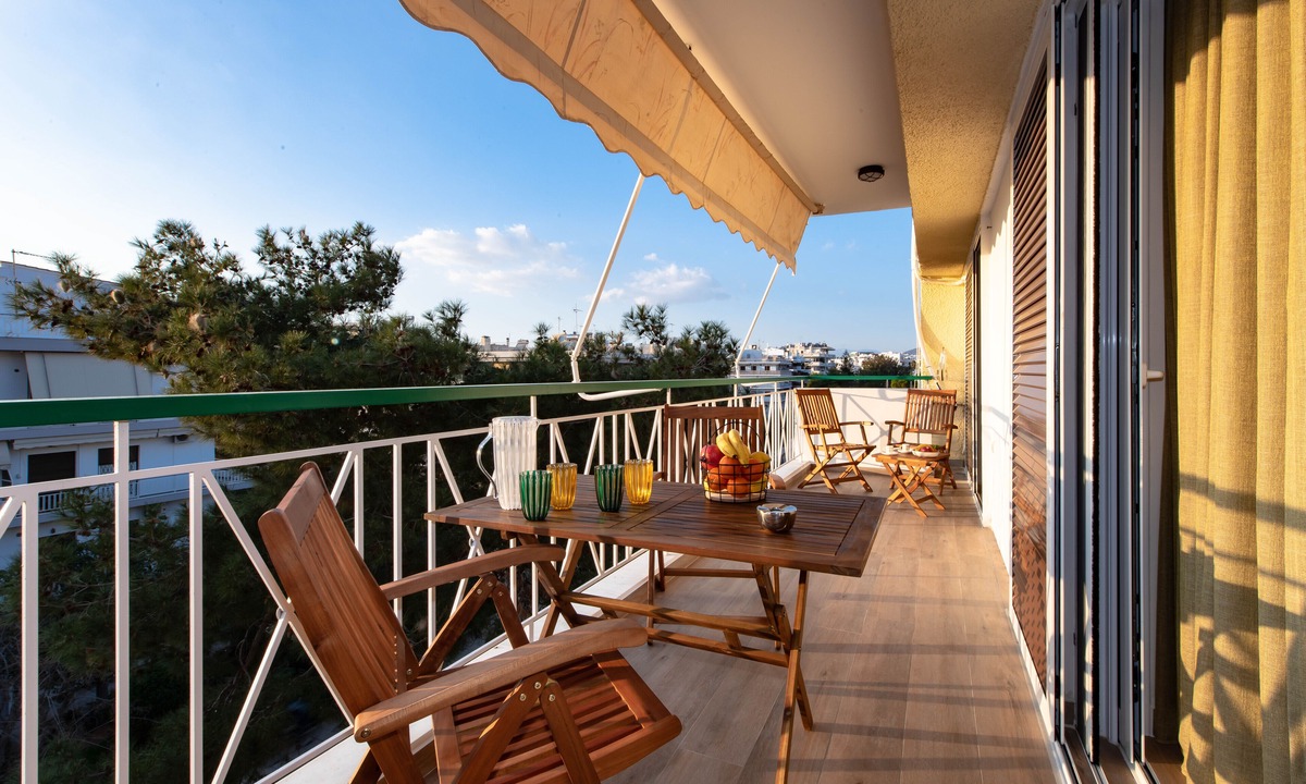 Glyfada Apartment | Artsy Spacious Cozy 2 BDR - 2 BAR Apartment in the quiet Glyfada Center