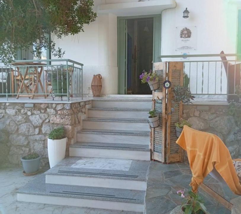 Methana House | Aerides Studios