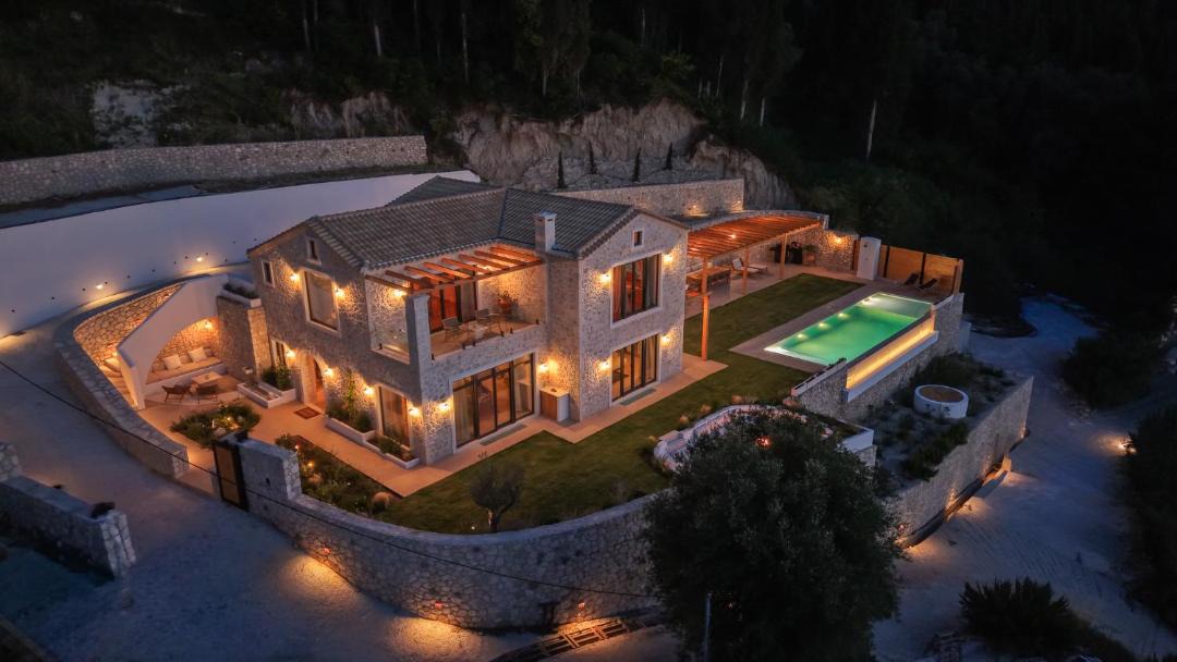 Agios Gordios Apartment | Villa Acrolithos