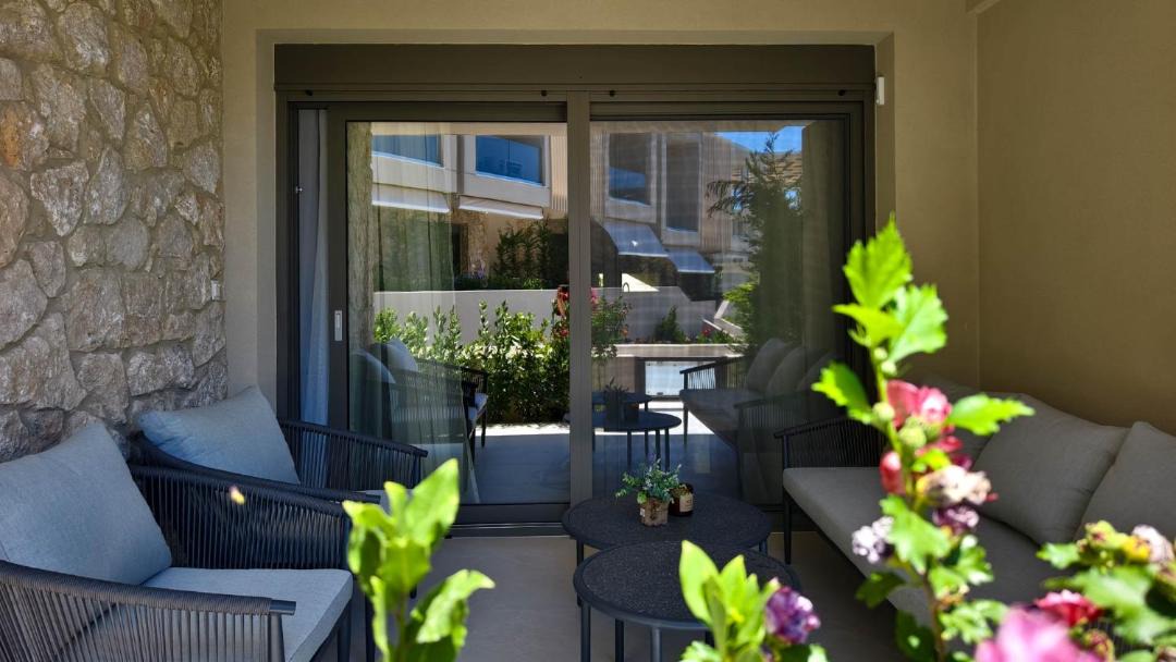 Kallithea Apartment | Myron Residence by AKTIS VILLAS