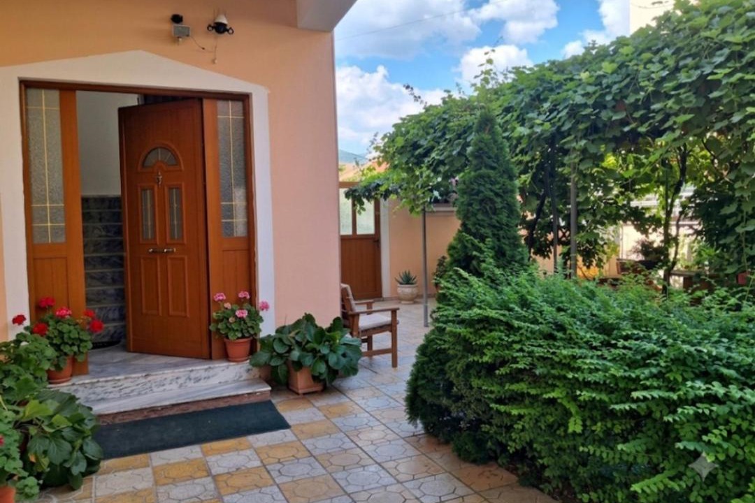 Pogradec House | Room at Villa Oasis Pogradec