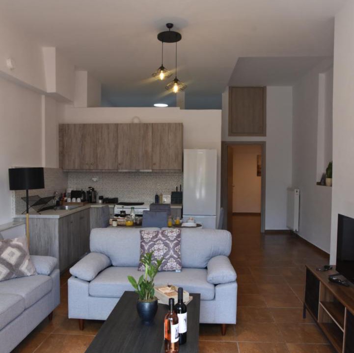 Trikala Apartment | Fully Renovated Apartment -700m from Mill of Elves-Free Parking & Fast WiFi