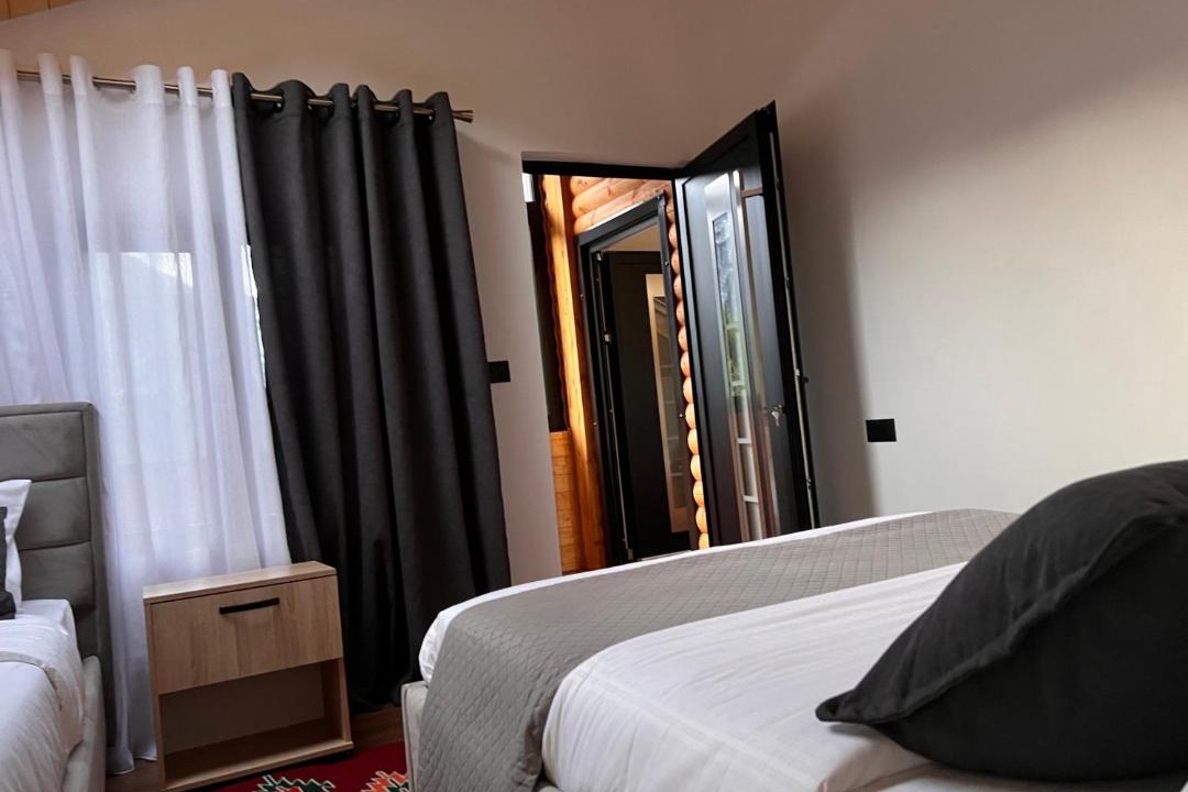 Shale House | Guest House Astrit Villi