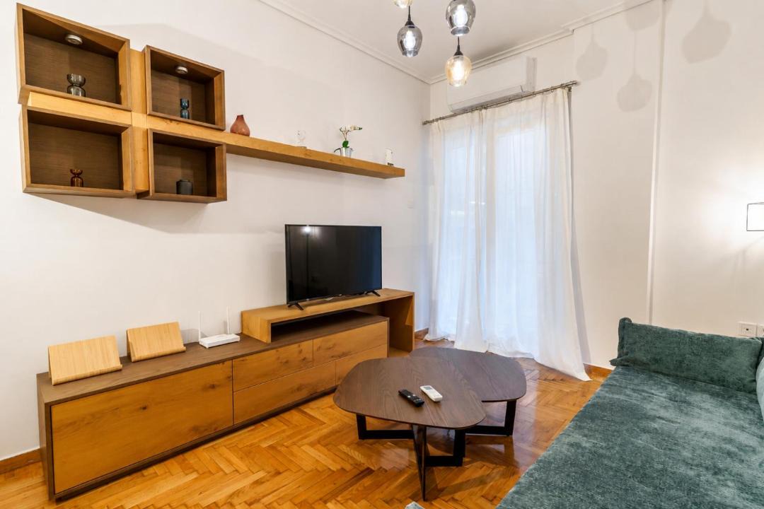 Ano Kipseli Apartment | Stylish Kypseli Apartment Sleeps 4 300 Mbps WiFi