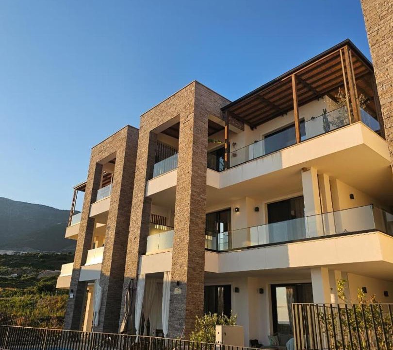 Jala Apartment | Crystal Coast beachfront apartment