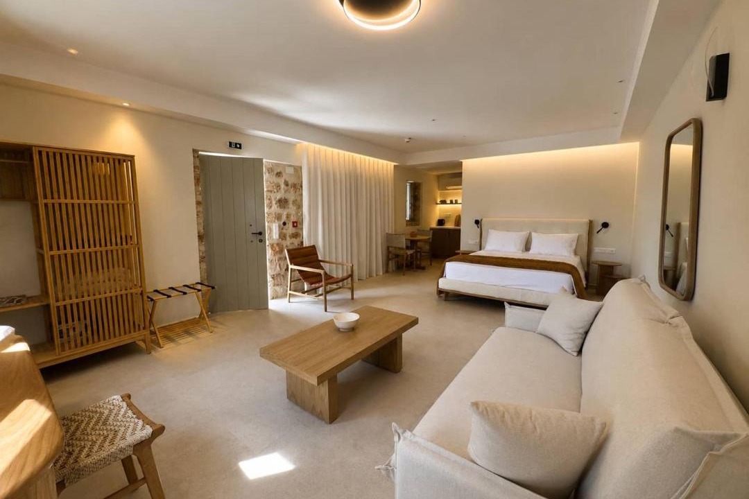 Karvelas Apartment | Monolithos Collection