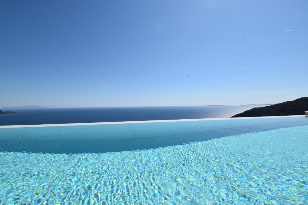 Agia Kiriaki Villa | Apiron Luxury Villa