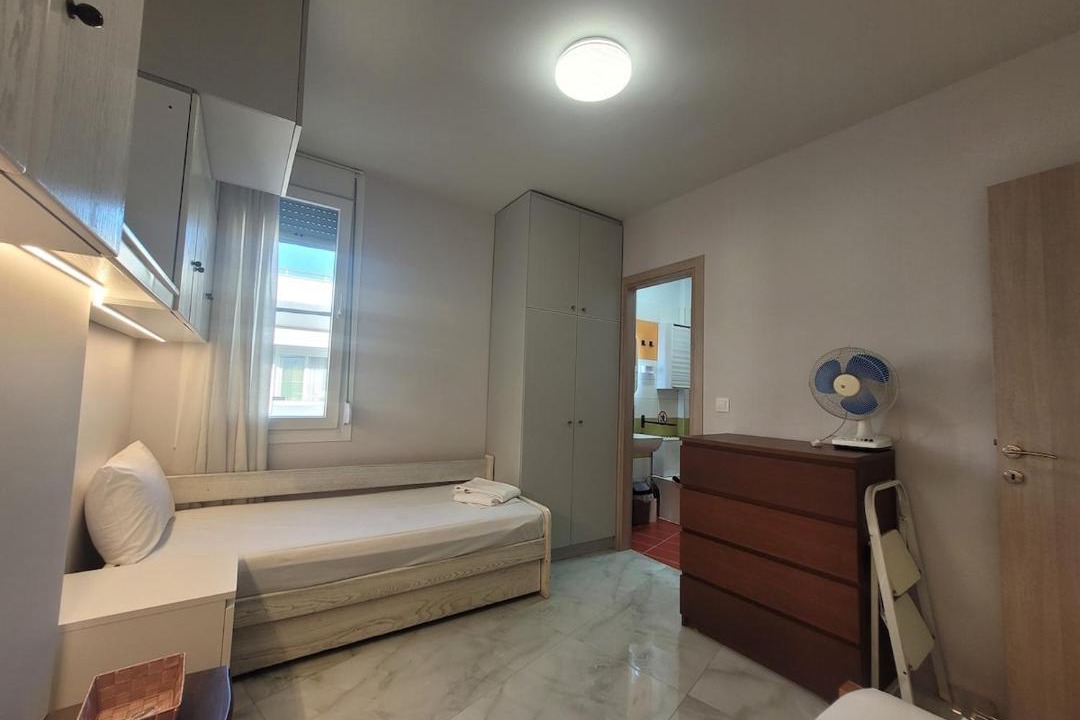 Nea Playia Apartment | Modern, spacious apartment by the sea