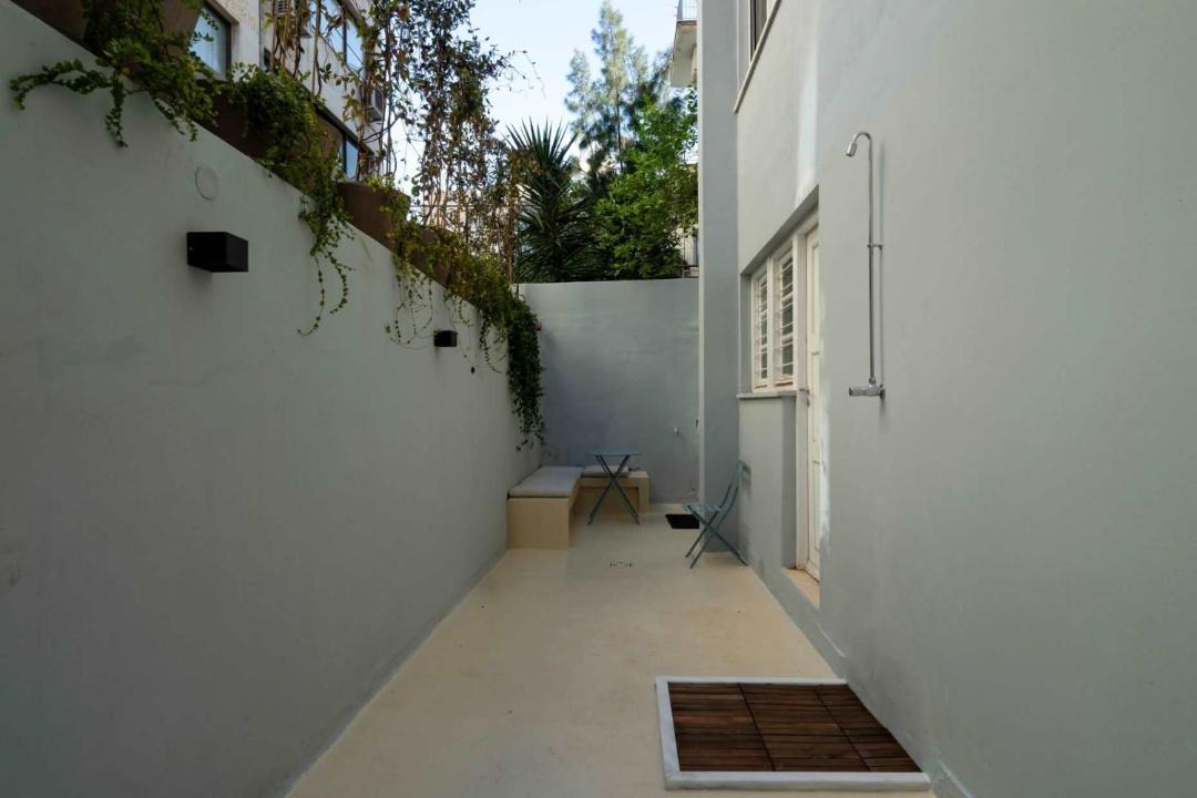 Exarhia Apartment | Spacious 3BR Garden Retreat Near National Archaeological Museum